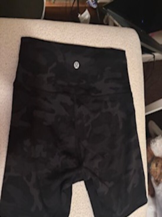 Lululemon camo biker shorts 6" - Picture 2 of 4